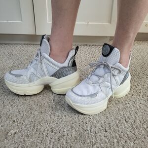 Stylish Women's White and Gray Sneakers Michael Kors Olympia 6